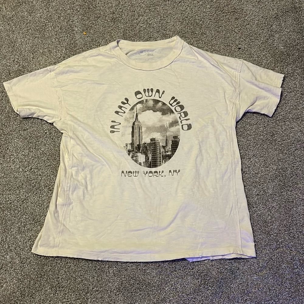 I am selling a oversized T-shirt